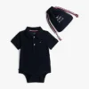 Babys-Polo-Strampler und Geschenktüte Babys-Polo-Strampler und Geschenktüte