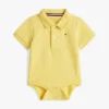 Babys-Polo-Strampler und Geschenktüte Babys-Polo-Strampler und Geschenktüte