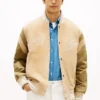 Bestickte Varsity-Jacke aus Wildleder Bestickte Varsity-Jacke aus Wildleder