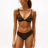 Brasilianischer Bikini-Slip aus Spitze Brasilianischer Bikini-Slip aus Spitze