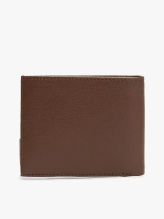 Brieftasche aus genarbtem Leder Brieftasche aus genarbtem Leder