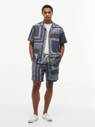 Camp-Hemd mit klassischer Passform und Bandana-Patchwork