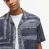 Camp-Hemd mit klassischer Passform und Bandana-Patchwork