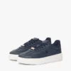 Court-Sneaker aus genarbtem Leder Court-Sneaker aus genarbtem Leder
