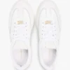 Court-Sneaker aus genarbtem Leder Court-Sneaker aus genarbtem Leder