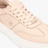 Court-Sneaker aus genarbtem Leder Court-Sneaker aus genarbtem Leder
