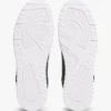 Court-Sneaker aus verschiedenen Lederarten Court-Sneaker aus verschiedenen Lederarten