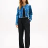 Damenjacke aus Denim mit mittlerer Waschung