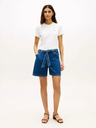 Denim-Shorts mit Gürtel und hoher Leibhöhe Denim-Shorts mit Gürtel und hoher Leibhöhe