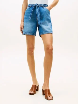 Denim-Shorts mit Gürtel und hoher Taille