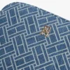 Denim-Umhängetasche mit durchgehendem Flaggenprint