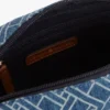 Denim-Umhängetasche mit durchgehendem Flaggenprint