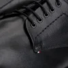 Derby-Schuh aus Leder mit Einsätzen Derby-Schuh aus Leder mit Einsätzen