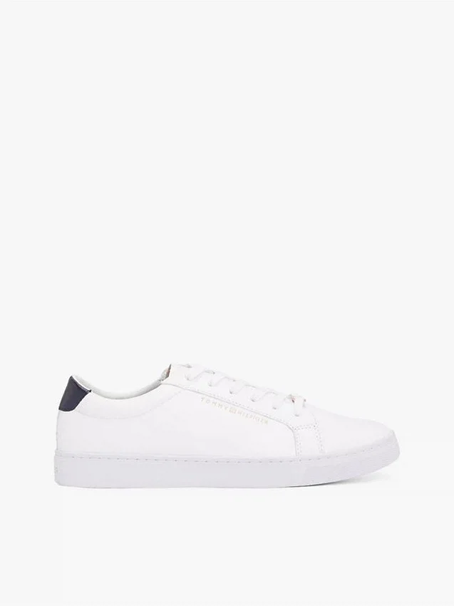 Einfarbiger Ledersneaker Einfarbiger Ledersneaker