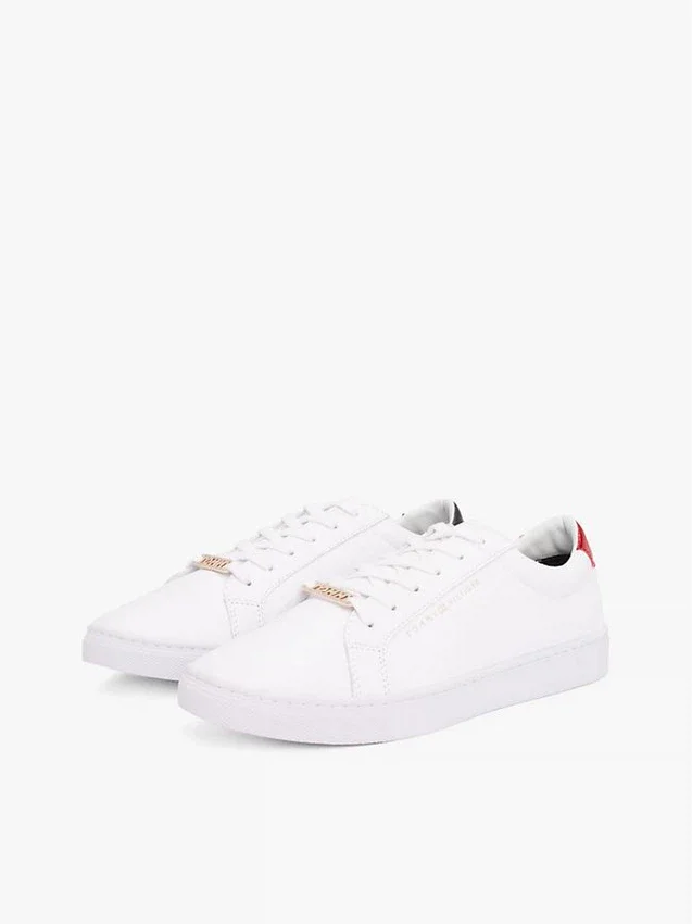 Einfarbiger Ledersneaker Einfarbiger Ledersneaker