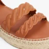 Espadrille mit gedrehten Lederriemen und Plateausohle Espadrille mit gedrehten Lederriemen und Plateausohle