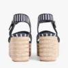 Espadrille mit Keilabsatz und bretonischen Streifen Espadrille mit Keilabsatz und bretonischen Streifen