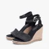 Espadrille-Sandale mit Keilabsatz aus Raffia