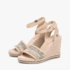 Espadrille-Sandale mit Keilabsatz aus Raffia Espadrille-Sandale mit Keilabsatz aus Raffia