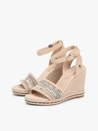 Espadrille-Sandale mit Keilabsatz aus Raffia