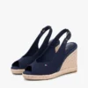 Espadrille-Sandale mit Keilabsatz und Fersenriemen Espadrille-Sandale mit Keilabsatz und Fersenriemen