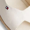 Espadrille-Sandale mit Keilabsatz und Fersenriemen Espadrille-Sandale mit Keilabsatz und Fersenriemen