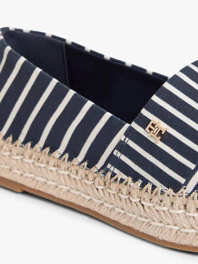 Espadrilles mit Streifenmuster und Plateausohle Espadrilles mit Streifenmuster und Plateausohle