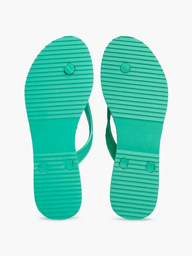 Flip-Flops mit Metallbeschlägen und Monogramm-Print Flip-Flops mit Metallbeschlägen und Monogramm-Print