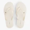 Flip-Flops mit Monogramm-Metallbeschlägen