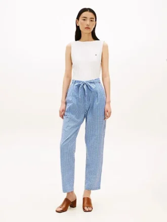 Gingham-Seersucker-Hose mit Gürtel und konischem Schnitt Gingham-Seersucker-Hose mit Gürtel und konischem Schnitt