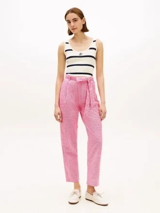 Gingham-Seersucker-Hose mit Gürtel und konischem Schnitt Gingham-Seersucker-Hose mit Gürtel und konischem Schnitt