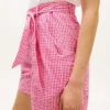 Gingham-Seersucker-Shorts mit Gürtel