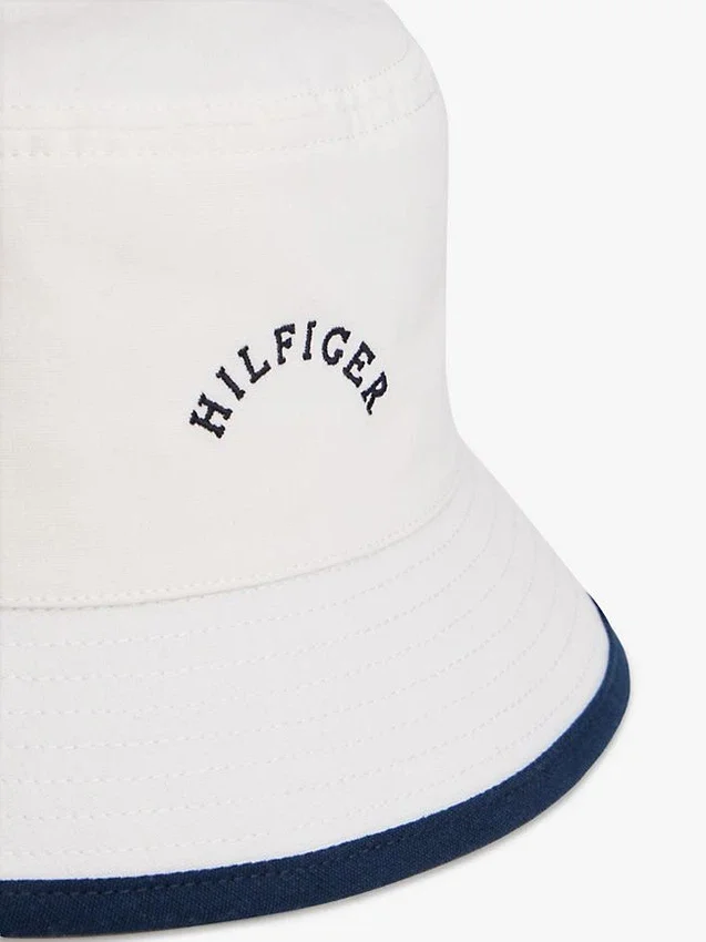 Hilfiger Logo Bucket Hat aus gebürstetem Stoff Hilfiger Logo Bucket Hat aus gebürstetem Stoff