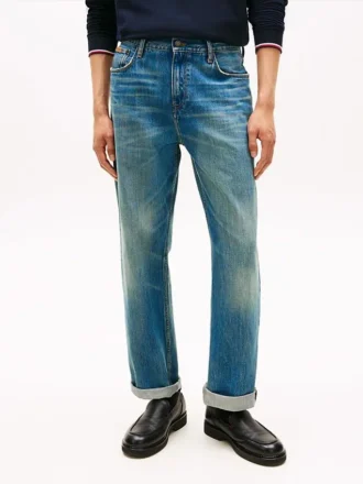 Jeans mit Schnallenverschluss Jeans mit Schnallenverschluss