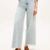Jeans mit unversäubertem Saum, hoher Taille und weitem Bein