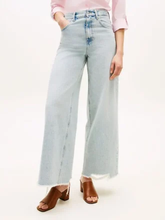 Jeans mit unversäubertem Saum, hoher Taille und weitem Bein
