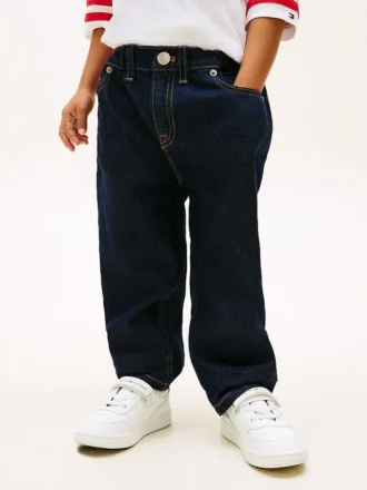 Kinder-Jeans in gerader Passform
