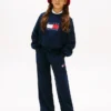 Kinder-Jogginghose mit gewelltem Flaggenlogo Kinder-Jogginghose mit gewelltem Flaggenlogo