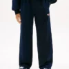 Kinder-Jogginghose mit gewelltem Flaggenlogo Kinder-Jogginghose mit gewelltem Flaggenlogo