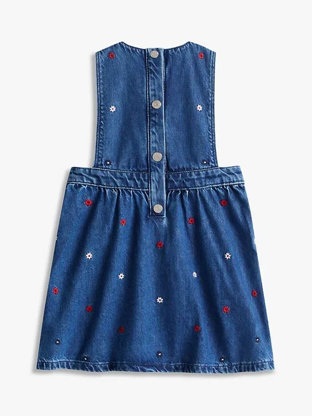 Kinder-Jumperkleid aus Denim mit durchgehendem Blumenmuster Kinder-Jumperkleid aus Denim mit durchgehendem Blumenmuster