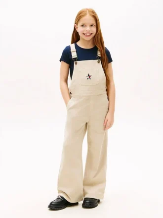 Kinder-Latzhose aus Stretch-Denim mit weitem Bein Kinder-Latzhose aus Stretch-Denim mit weitem Bein