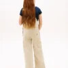 Kinder-Latzhose aus Stretch-Denim mit weitem Bein Kinder-Latzhose aus Stretch-Denim mit weitem Bein