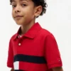 Kinder-Polohemd mit Farbblock-Flaggenmuster aus Stretch Kinder-Polohemd mit Farbblock-Flaggenmuster aus Stretch