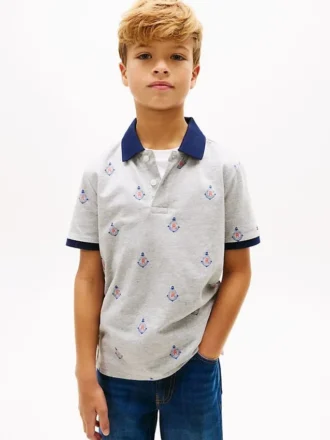 Kinder-Stretch-Polo mit durchgehendem nautischem Logo Kinder-Stretch-Polo mit durchgehendem nautischem Logo