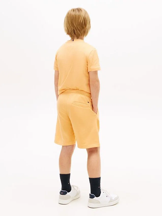 Kinder-Sweatshorts mit breitem Bein und Hilfiger-Logo Kinder-Sweatshorts mit breitem Bein und Hilfiger-Logo