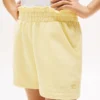 Kinder-Sweatshorts mit tonalen Flaggen Kinder-Sweatshorts mit tonalen Flaggen