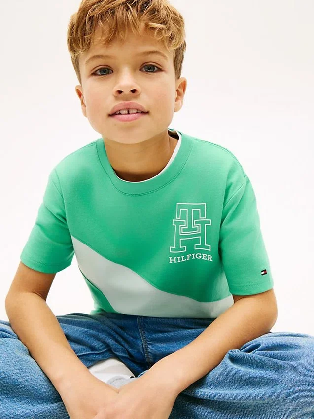 Kinder-T-Shirt mit Monogramm und Streifen Kinder-T-Shirt mit Monogramm und Streifen