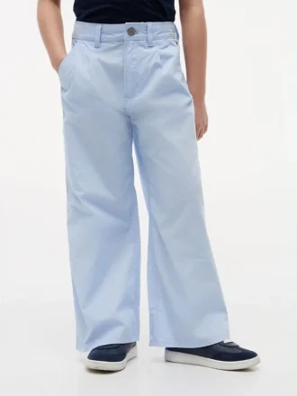 Kinderhose mit hoher Taille und weitem Bein Kinderhose mit hoher Taille und weitem Bein