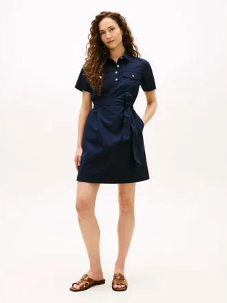 Kurzärmeliges Utility-Shirtkleid mit Gürtel Kurzärmeliges Utility-Shirtkleid mit Gürtel
