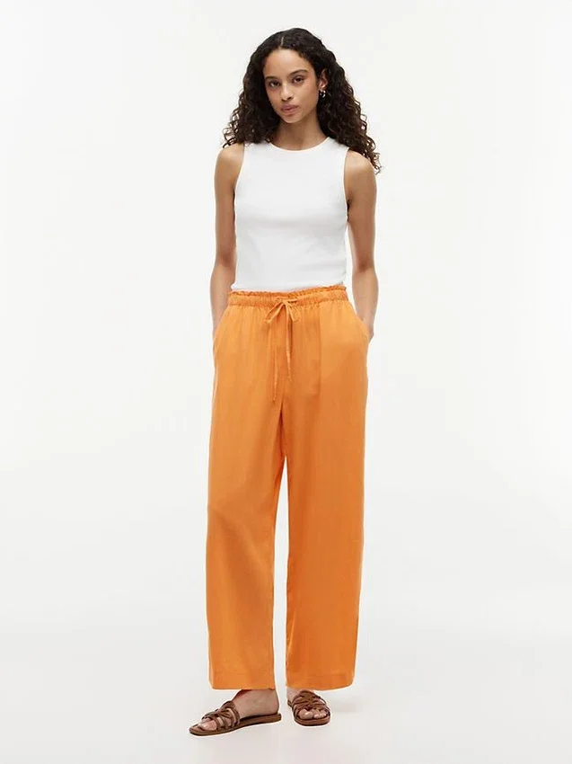 Leichte Pull-On-Hose aus Leinenmischung Leichte Pull-On-Hose aus Leinenmischung